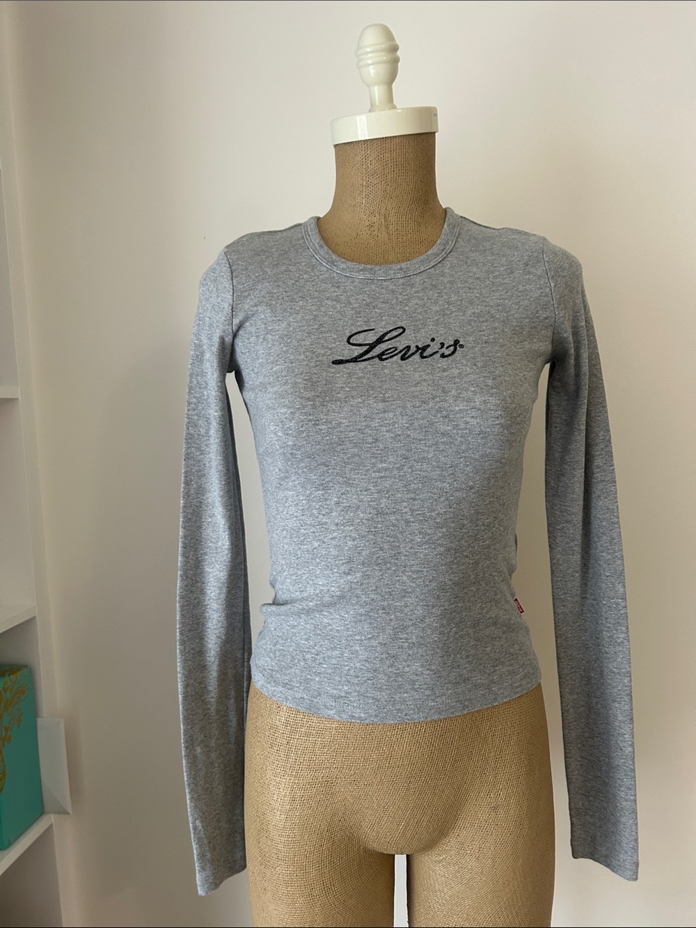 Levi's Gray Long-Sleeve Logo Tee